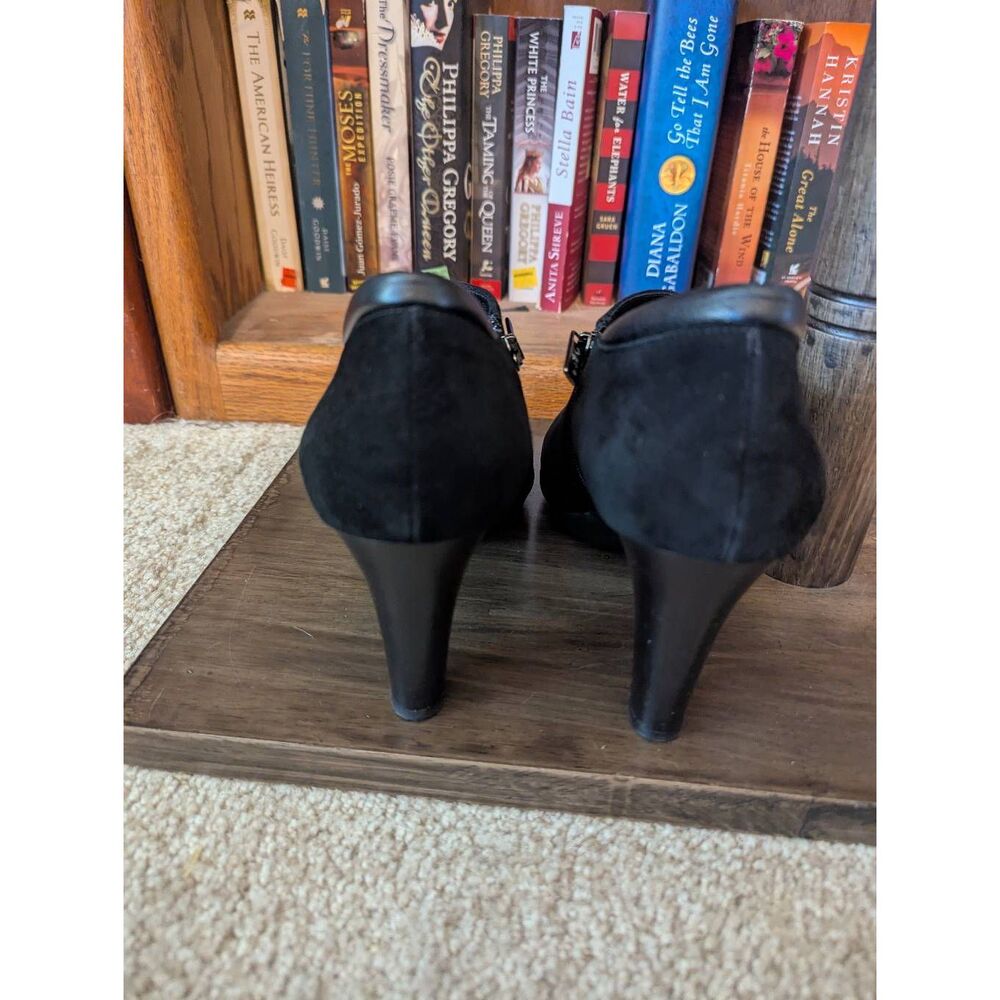 Aquatalia Women’s Size 8 Black Leather Booties Heeled Boots Heels Italy - Picture 3 of 6